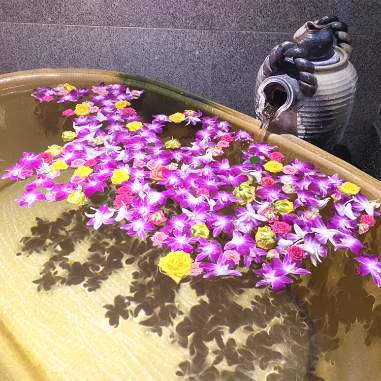 기노사키 온천 요시하루 료칸, 숙박 가치가 있을까? 무료 가케나가시 전세탕 2곳