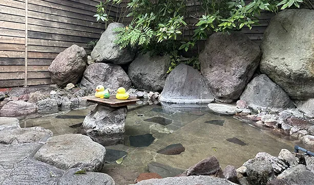 유후인 다비노쿠라 묵을 만할까? 원천 가케나가시 전세탕 2곳, 공용 주방과 8실 소박 숙박 고르는 법